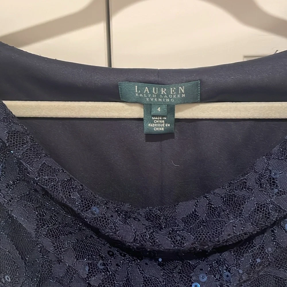 LAUREN - RALPH LAUREN EVENING.  Navy lace and sequin long gown - Picture 4 of 8